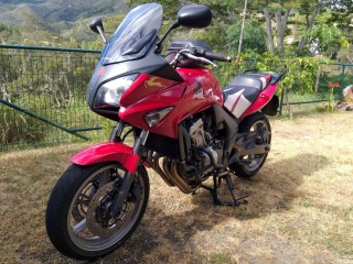 Belle moto Honda 600 CBF