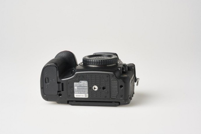 appareil-photo-nikon-d850-dans-son-emballage-dorigine-big-2