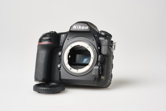 appareil-photo-nikon-d850-dans-son-emballage-dorigine-big-0